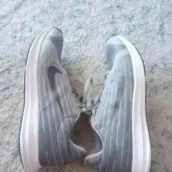 Nike Youth Downshifter 8 Gray Running Shoes Wide Lightweight Athletic Sneaker 7Y - Picture 9 of 14